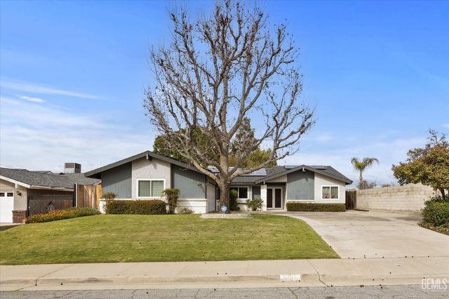 5900 Dorset Drive, Bakersfield, CA 93306