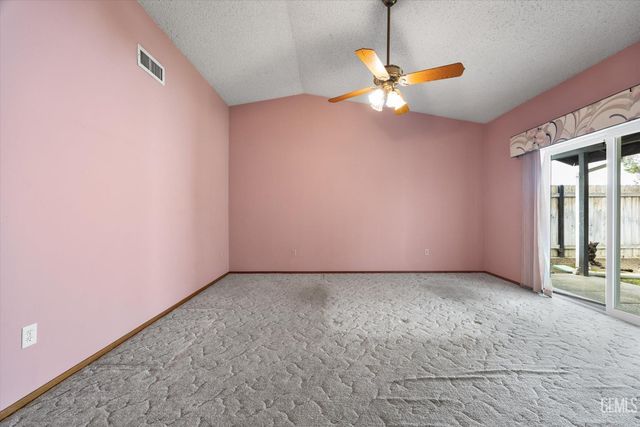 5900 Dorset Drive, Bakersfield, CA 93306