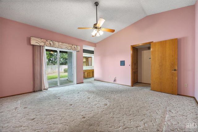 5900 Dorset Drive, Bakersfield, CA 93306