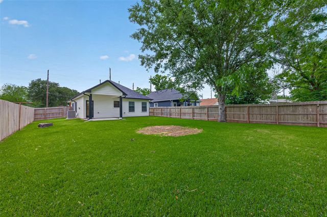 14225 W Richmond Street, Needville, TX 77461