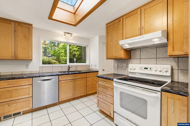 3316 NW Firwood Dr, Corvallis, OR 97330