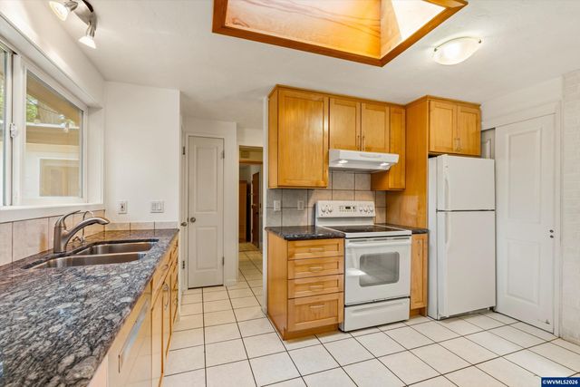 3316 NW Firwood Dr, Corvallis, OR 97330