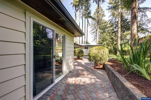 3316 NW Firwood Dr, Corvallis, OR 97330