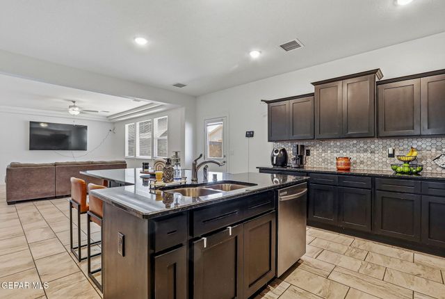 10625 HIDDEN ARCH Place, El Paso, TX 79924