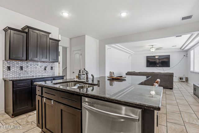 10625 HIDDEN ARCH Place, El Paso, TX 79924