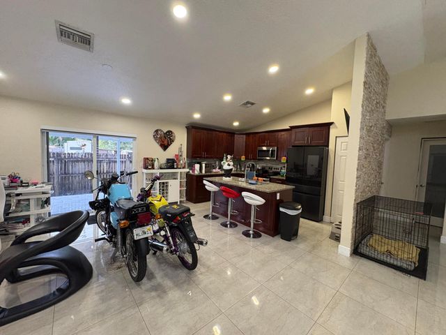 3941 TROPICAL Way, Palm Springs, FL 33461