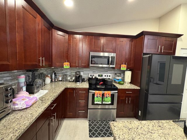 3941 TROPICAL Way, Palm Springs, FL 33461