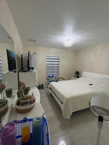 3941 TROPICAL Way, Palm Springs, FL 33461