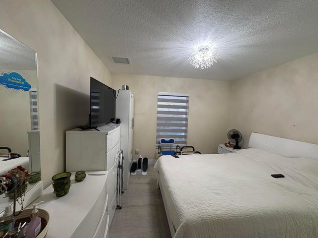3941 TROPICAL Way, Palm Springs, FL 33461
