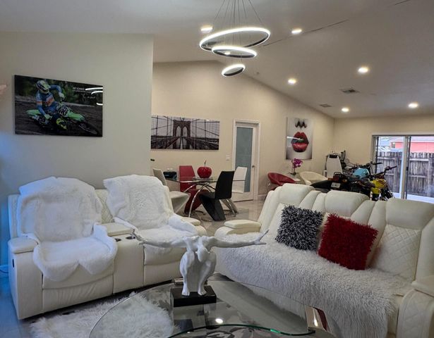3941 TROPICAL Way, Palm Springs, FL 33461