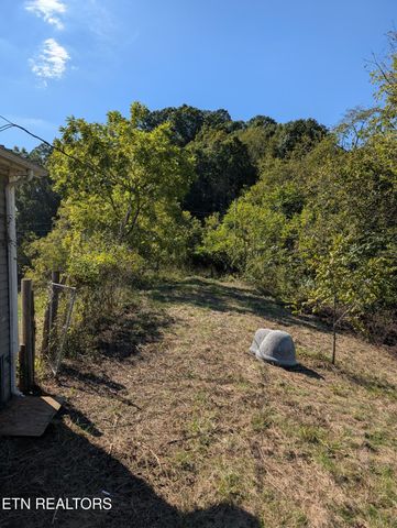 813 Hide A Way Rd, Dandridge, TN 37725