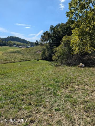 813 Hide A Way Rd, Dandridge, TN 37725