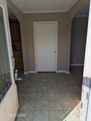 813 Hide A Way Rd, Dandridge, TN 37725