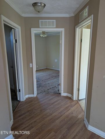 813 Hide A Way Rd, Dandridge, TN 37725