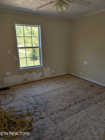 813 Hide A Way Rd, Dandridge, TN 37725