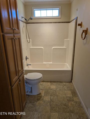 813 Hide A Way Rd, Dandridge, TN 37725