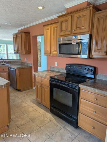 813 Hide A Way Rd, Dandridge, TN 37725