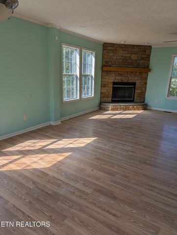 813 Hide A Way Rd, Dandridge, TN 37725