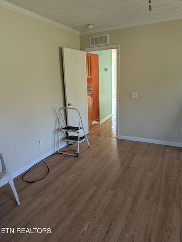 813 Hide A Way Rd, Dandridge, TN 37725