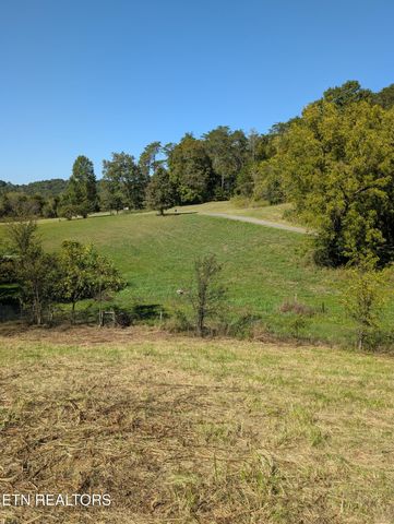 813 Hide A Way Rd, Dandridge, TN 37725