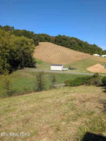 813 Hide A Way Rd, Dandridge, TN 37725