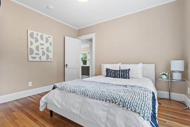 8 Wright St 2, Cambridge, MA 02138