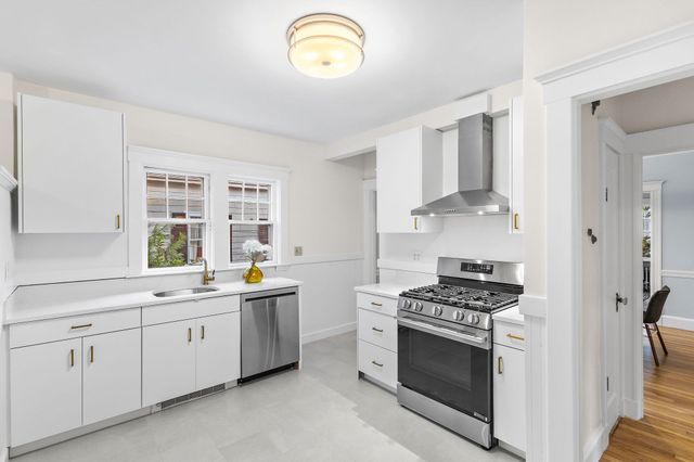 8 Wright St 2, Cambridge, MA 02138