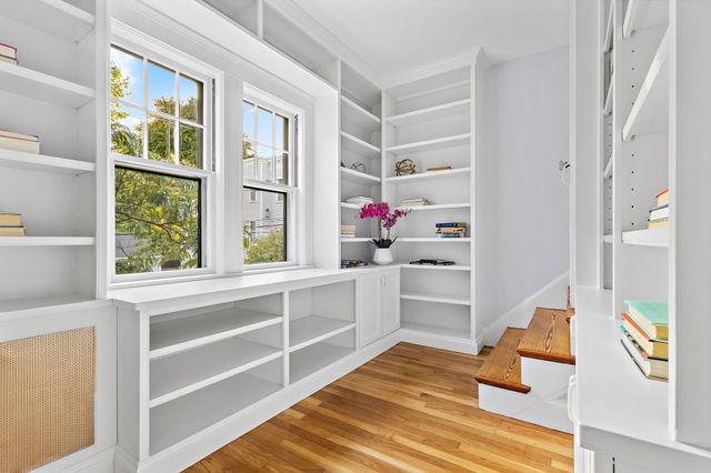 8 Wright St 2, Cambridge, MA 02138