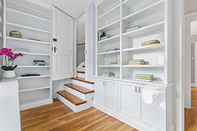 8 Wright St 2, Cambridge, MA 02138