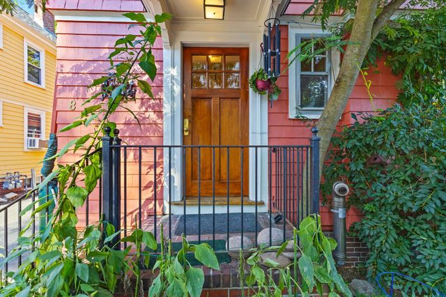8 Wright St 2, Cambridge, MA 02138
