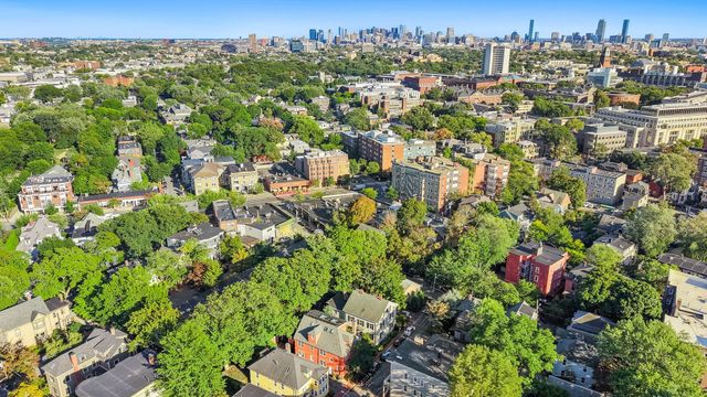8 Wright St 2, Cambridge, MA 02138