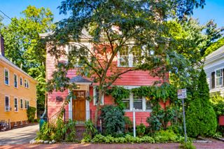 8 Wright St 2, Cambridge, MA 02138