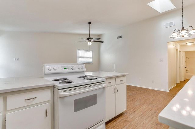 1824 Fairmount Avenue 1824, Fort Worth, TX 76110