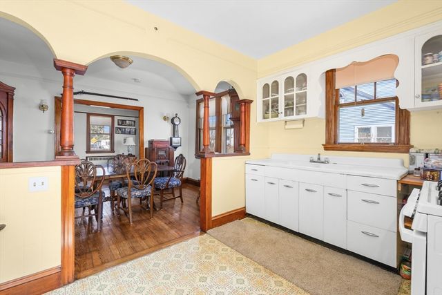 65 Louis St, Barnstable, MA 02601