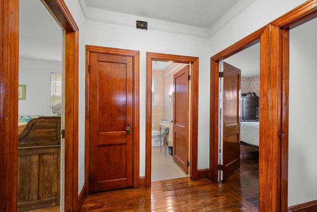 65 Louis St, Barnstable, MA 02601