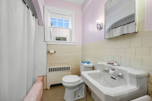 65 Louis St, Barnstable, MA 02601