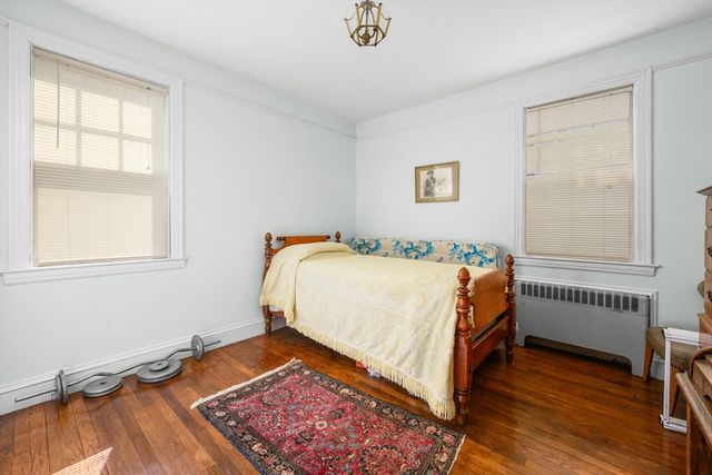 65 Louis St, Barnstable, MA 02601