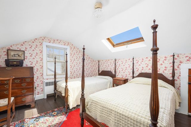 65 Louis St, Barnstable, MA 02601