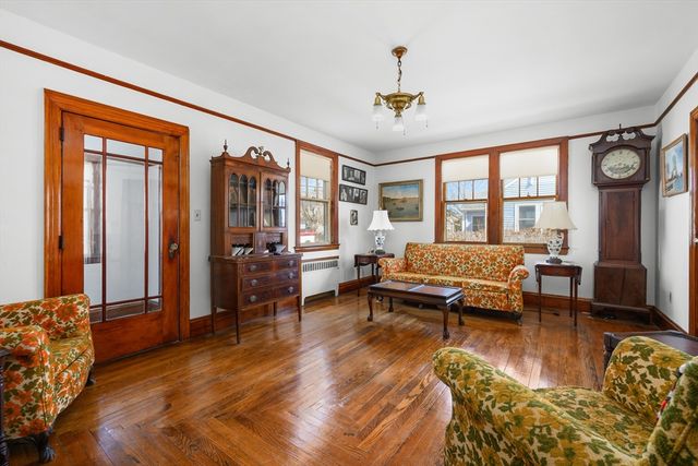 65 Louis St, Barnstable, MA 02601