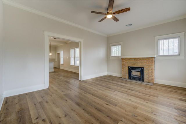 211 E West Street, El Campo, TX 77437