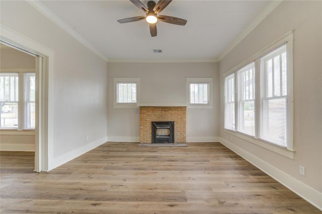 211 E West Street, El Campo, TX 77437