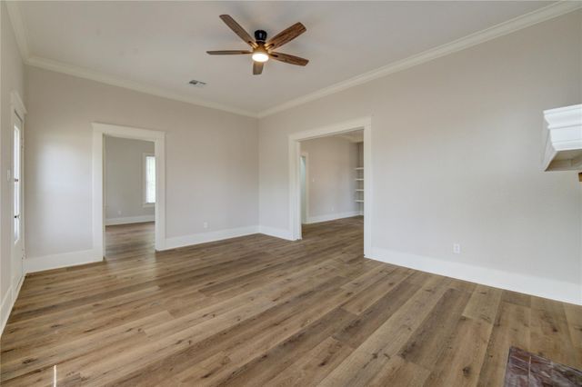 211 E West Street, El Campo, TX 77437