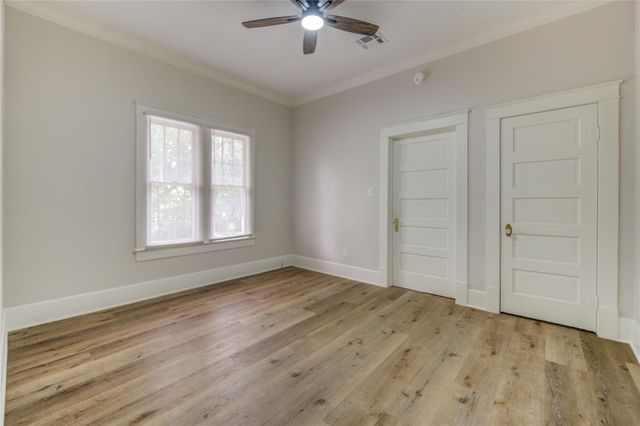 211 E West Street, El Campo, TX 77437