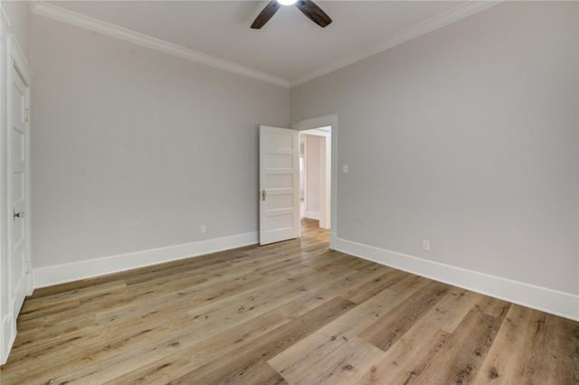 211 E West Street, El Campo, TX 77437