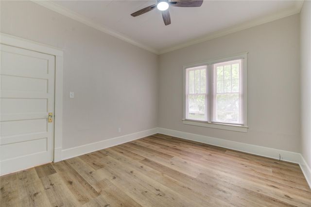 211 E West Street, El Campo, TX 77437
