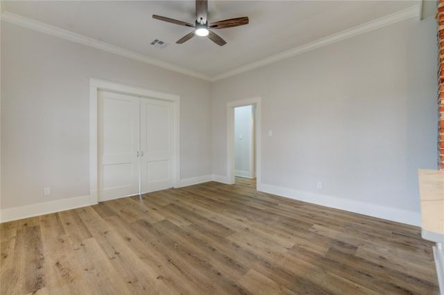 211 E West Street, El Campo, TX 77437