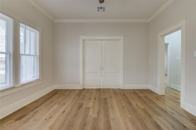 211 E West Street, El Campo, TX 77437