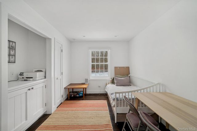 1008 Middle Line Hwy, Sag Harbor, NY 11963