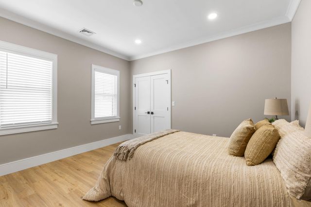 17 Josiah Path, Falmouth, MA 02540