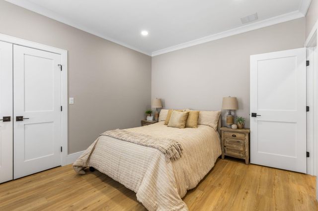 17 Josiah Path, Falmouth, MA 02540